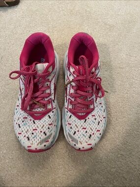 Brooks White Running Shoes with Pink and Aqua Accents